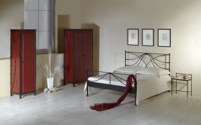 Ložnice Calabria kovaný nábytok
